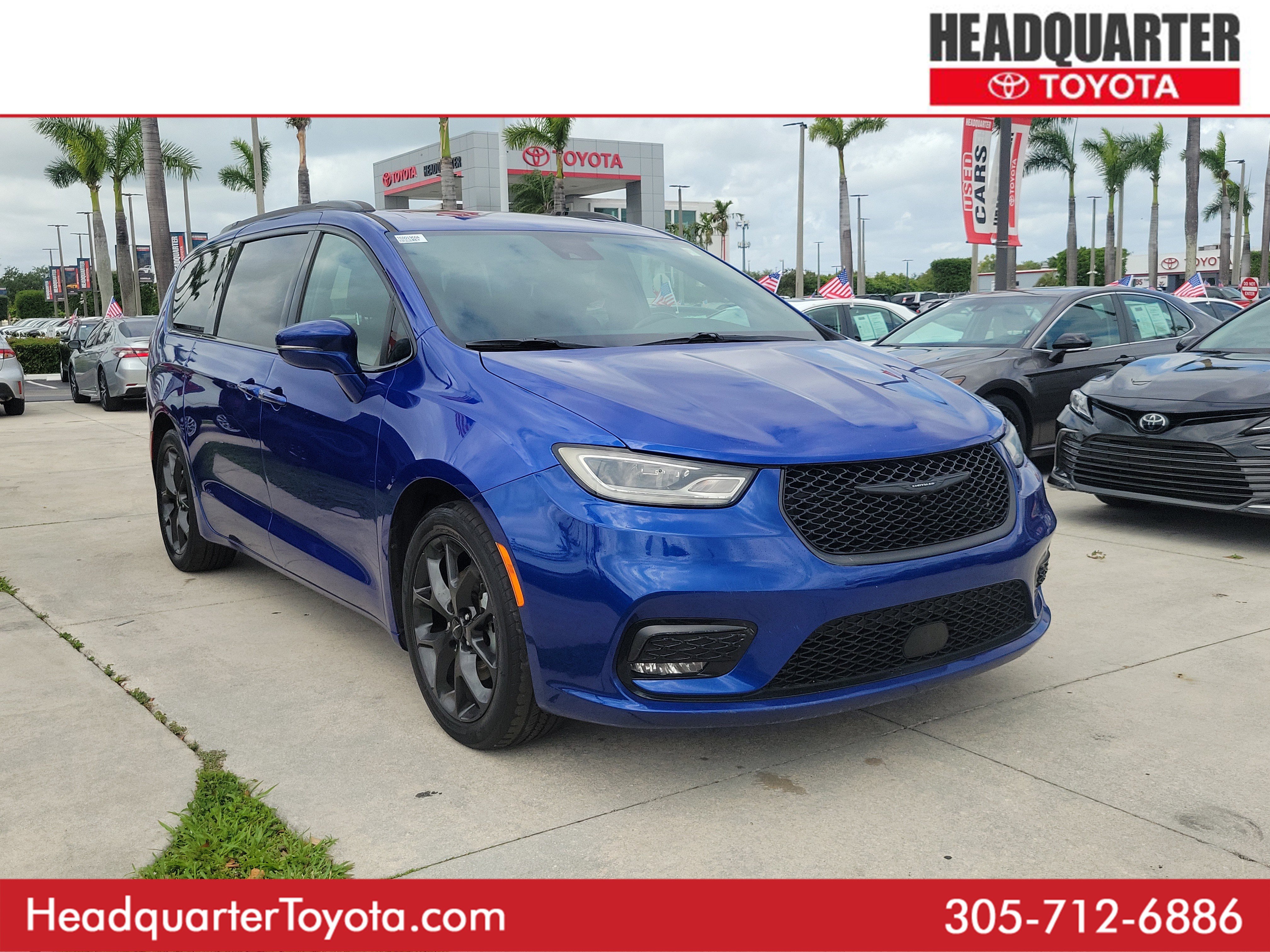 Used 2021 Chrysler Pacifica Touring-L w/ Uconnect Theater Family Group image 1