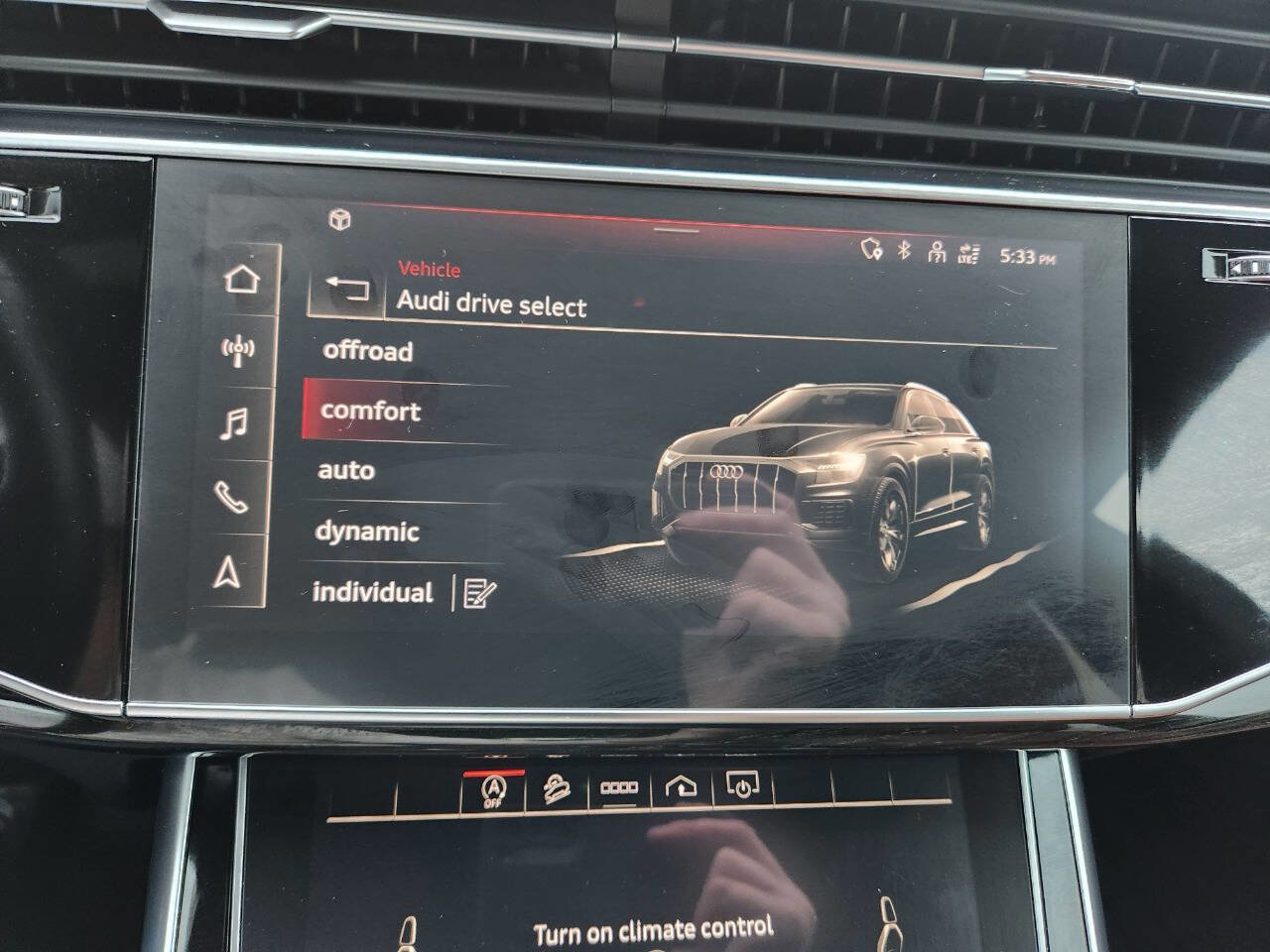 Used 2021 Audi Q8 Premium Plus w/ Premium Plus Package image 32