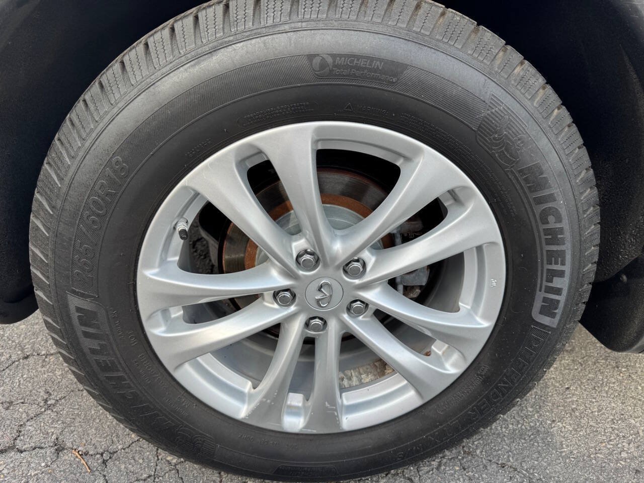 Used 2017 INFINITI QX70 2WD image 16