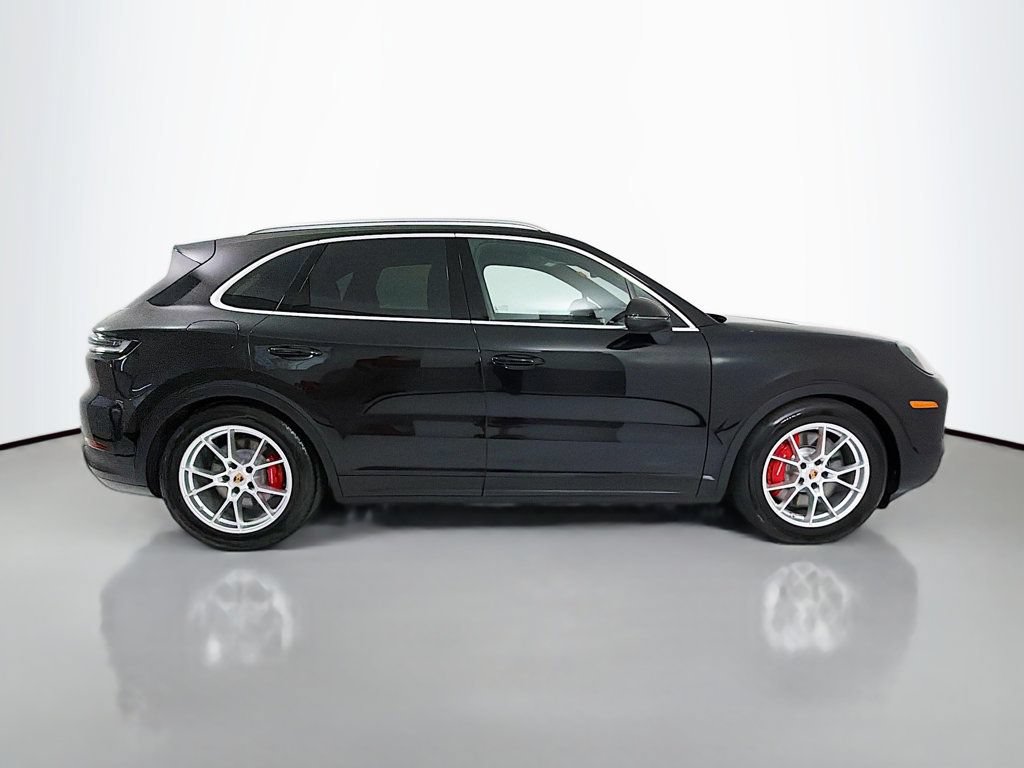 Certified 2025 Porsche Cayenne S AWD/4WD image 8