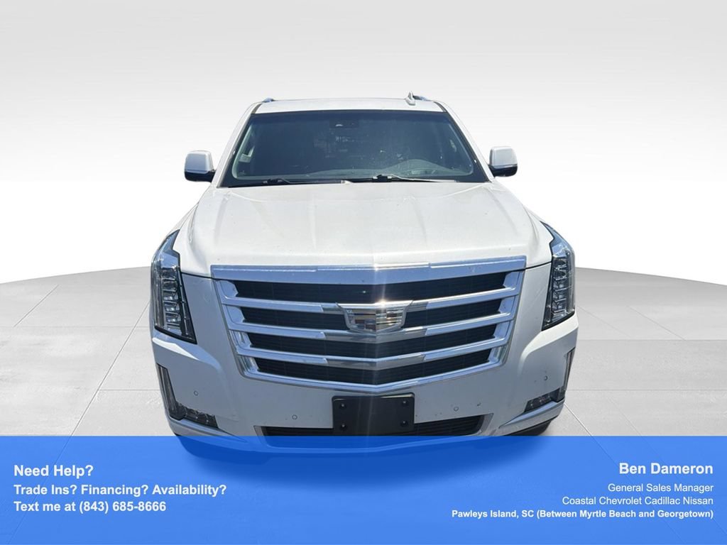 Used 2017 Cadillac Escalade Luxury AWD/4WD image 2