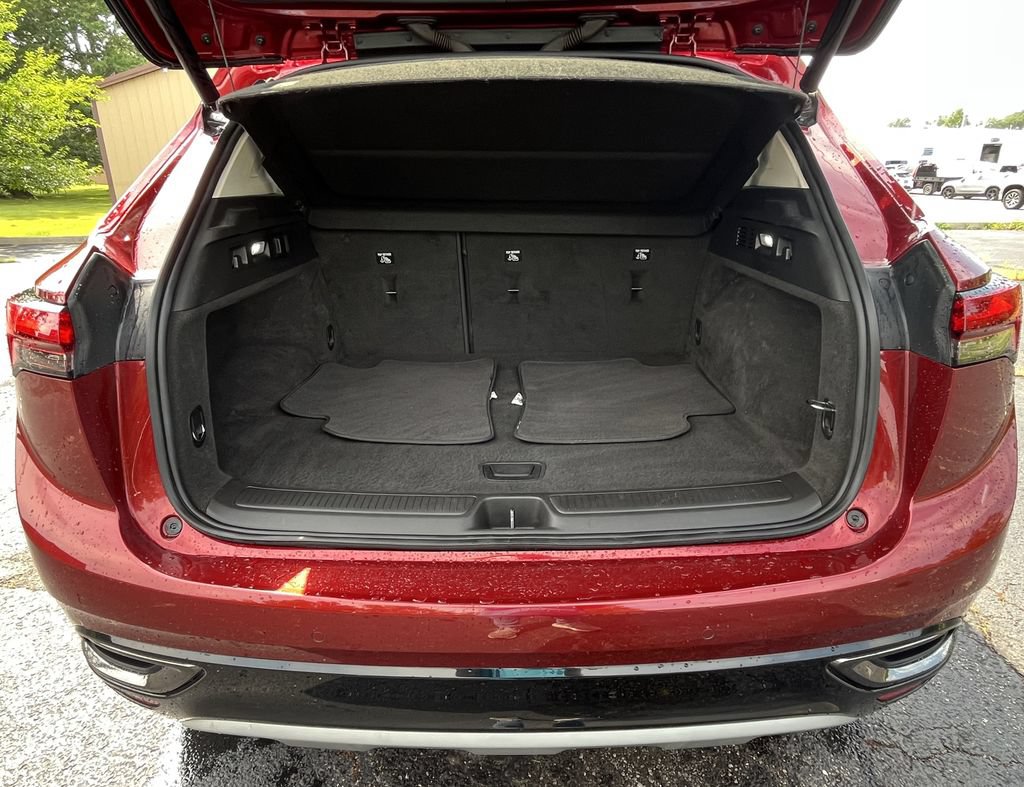 Certified 2022 Buick Envision Essence w/ Sport Touring Package FWD image 4