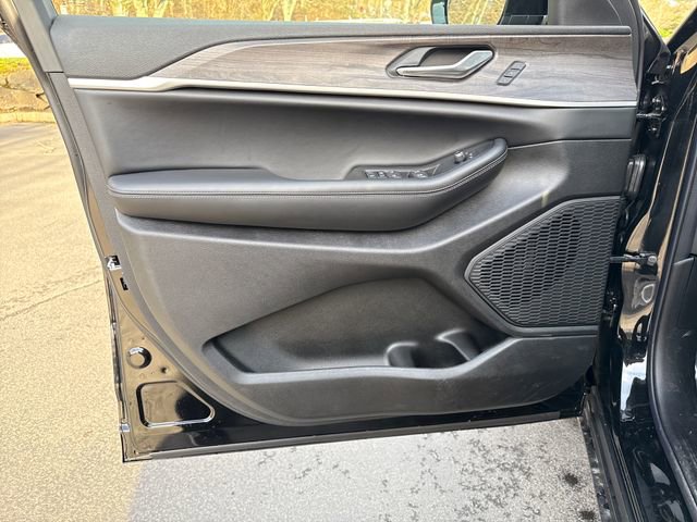 New 2025 Jeep Grand Cherokee Limited image 15