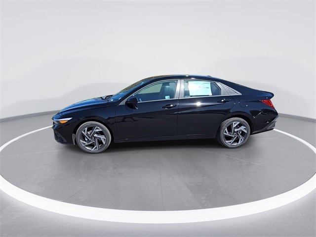 New 2025 Hyundai Elantra SEL video 4