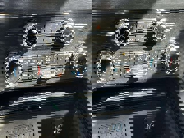 New 2026 Ford F250 Lariat w/ FX4 Off-Road Package image 13