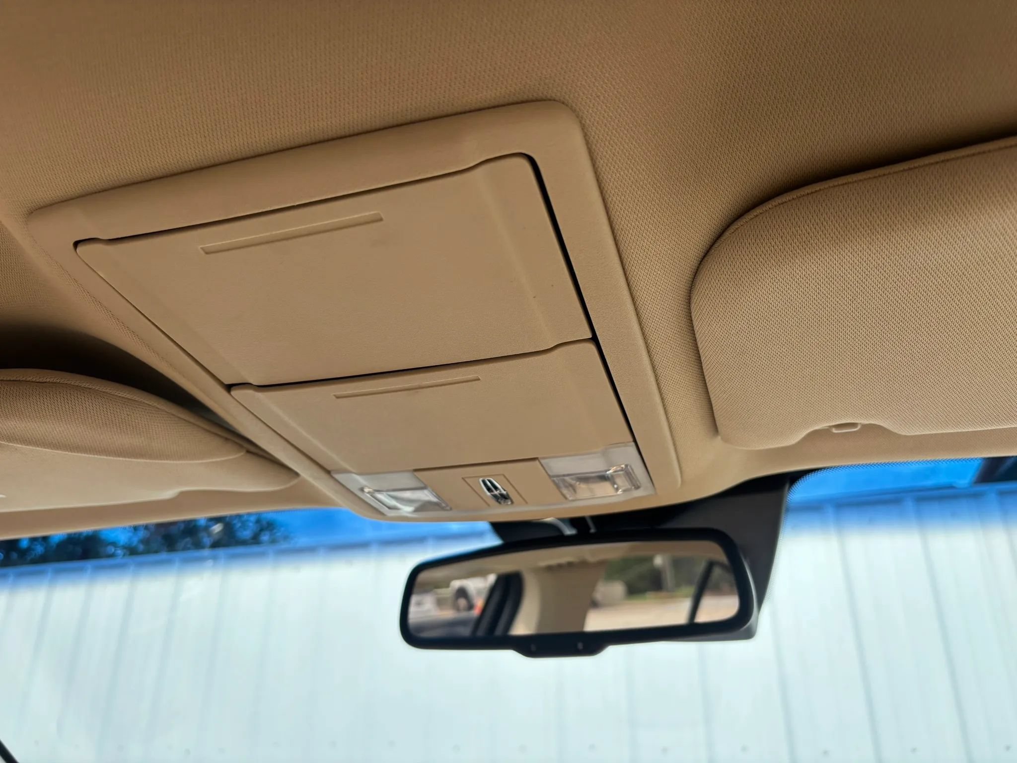 Used 2011 Lincoln MKS FWD image 41