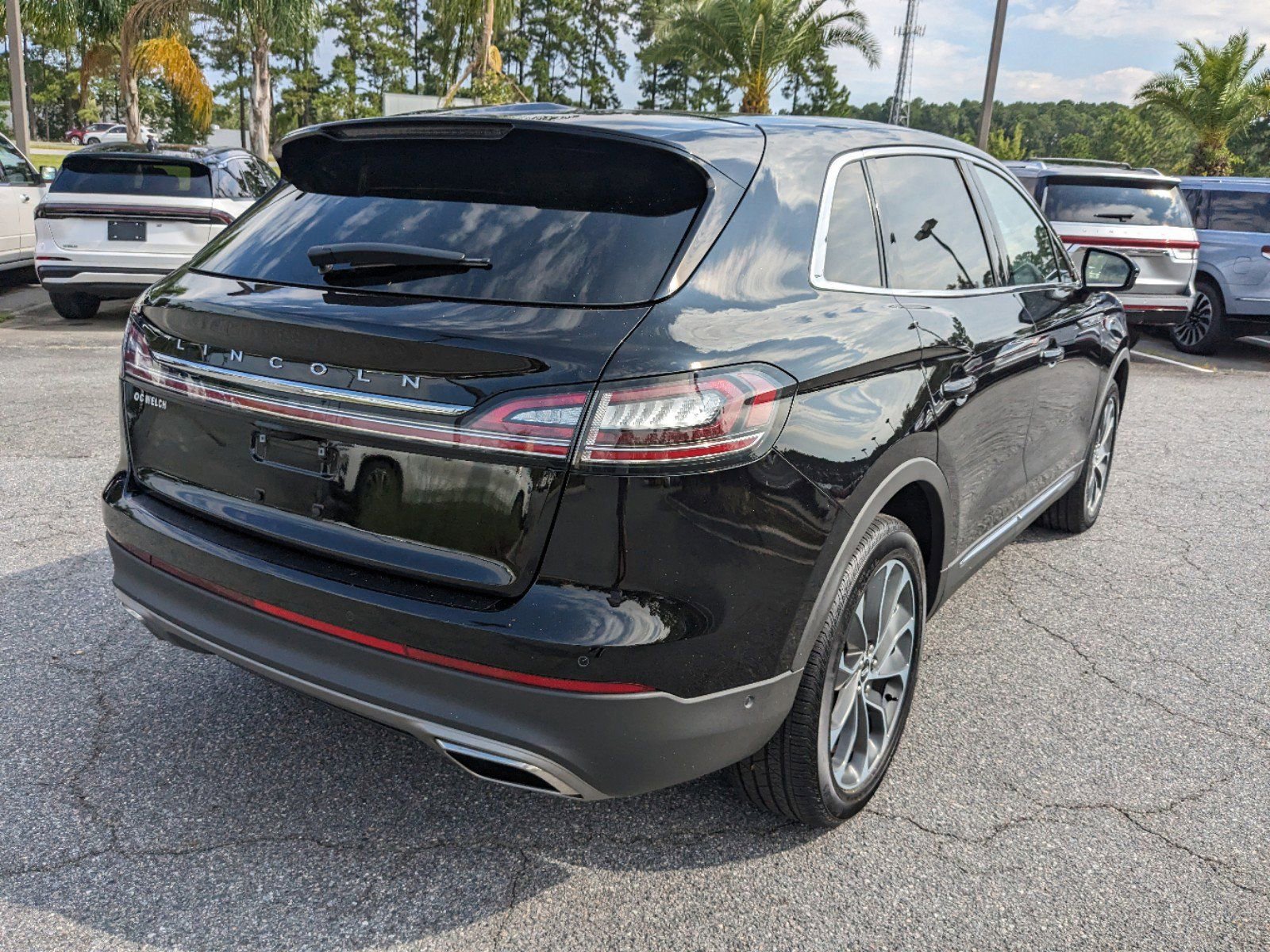 Certified 2023 Lincoln Nautilus Reserve w/ Equipment Group 201A image 5