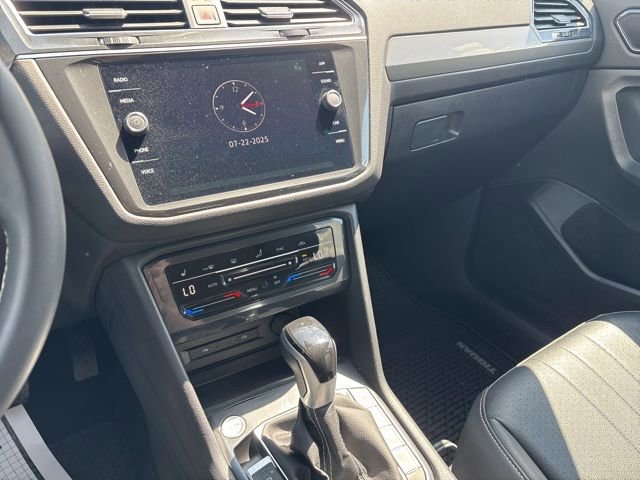 Used 2023 Volkswagen Tiguan SE image 16