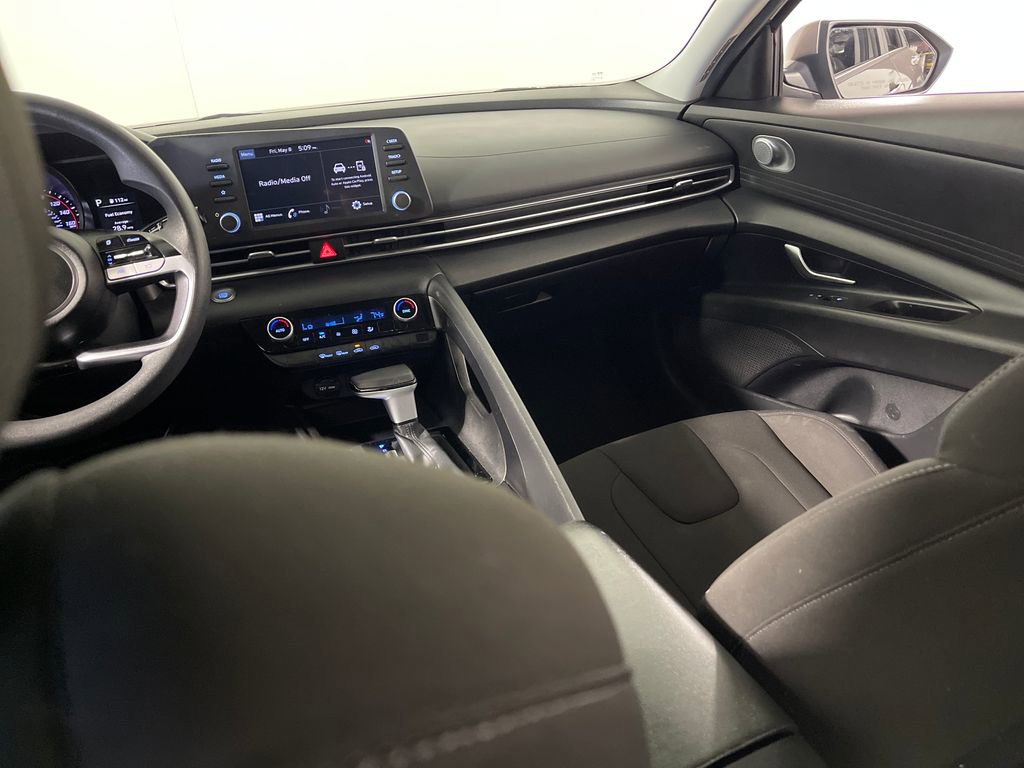 Used 2022 Hyundai Elantra SEL w/ Cargo Package FWD image 17
