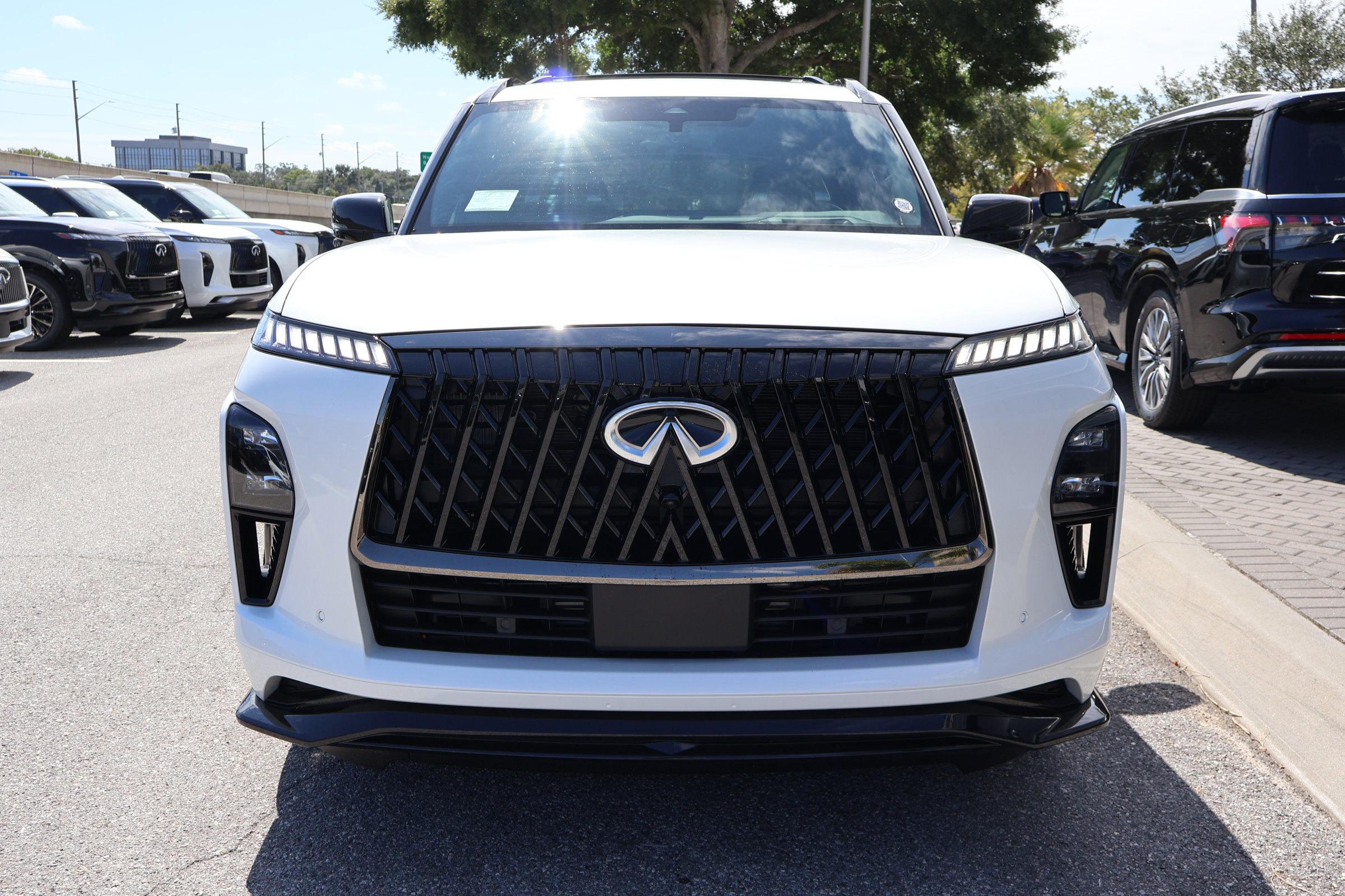New 2026 INFINITI QX80 4WD image 9