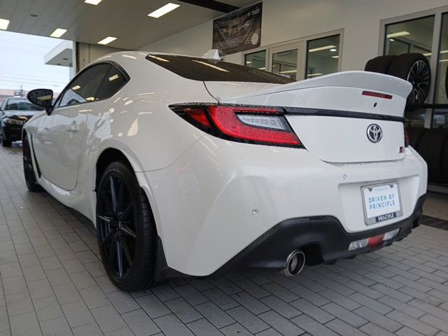 Used 2024 Toyota GR86 Premium RWD image 8