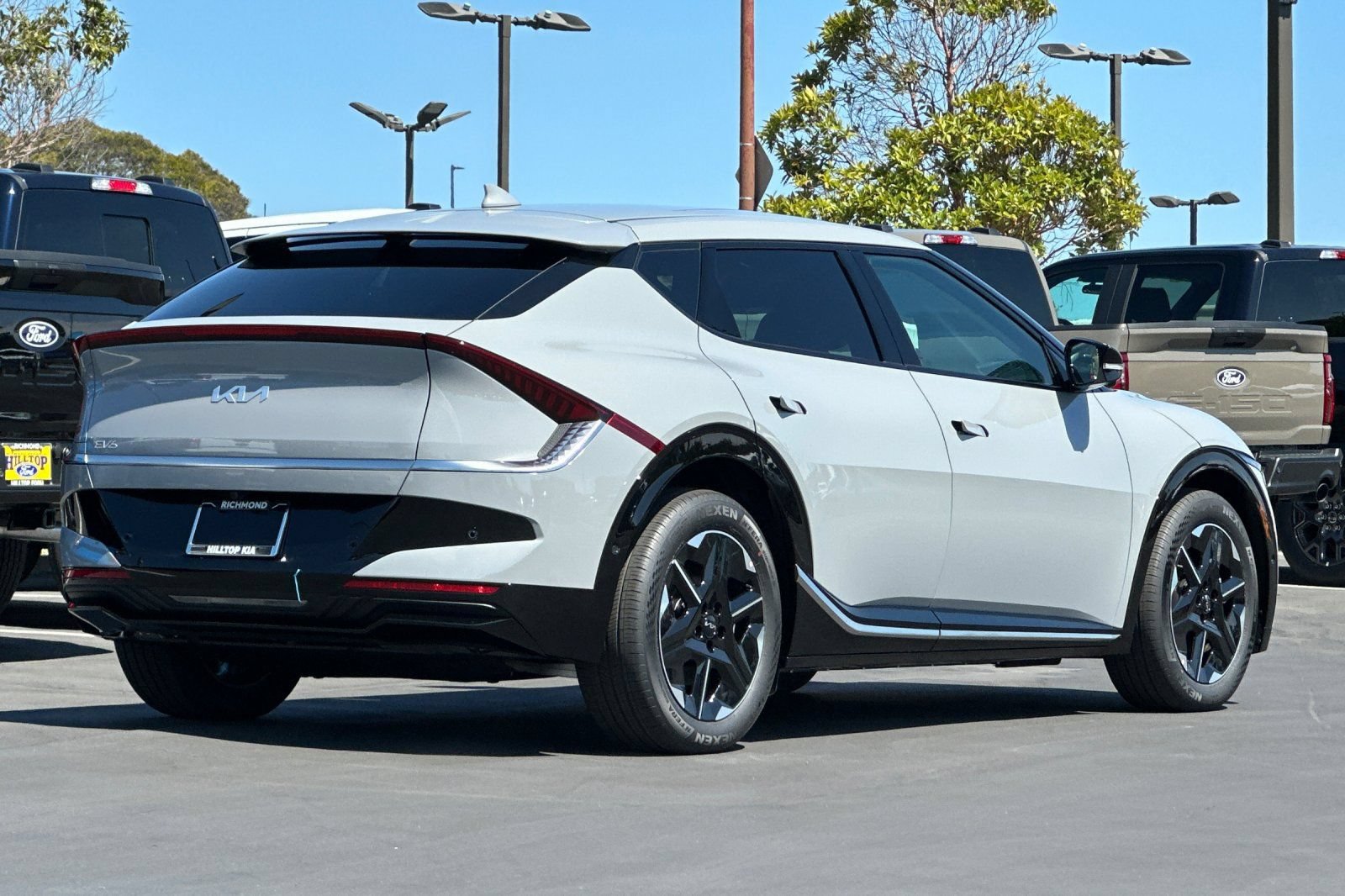 New 2026 Kia EV6 Wind RWD image 4