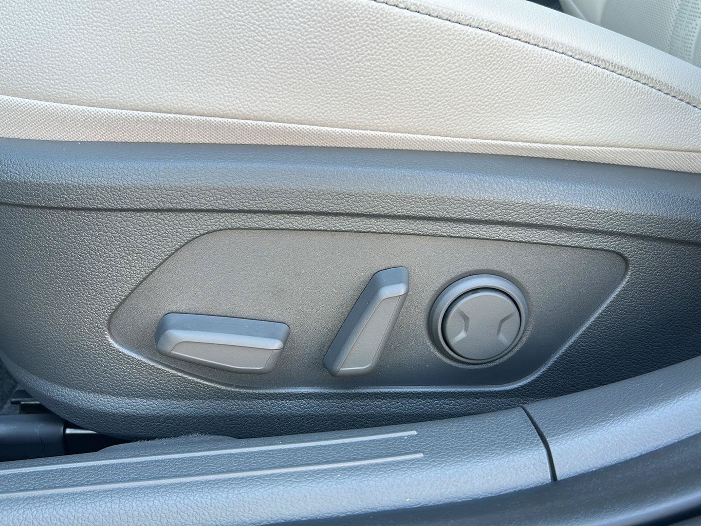 Certified 2025 Hyundai Sonata Limited FWD image 14
