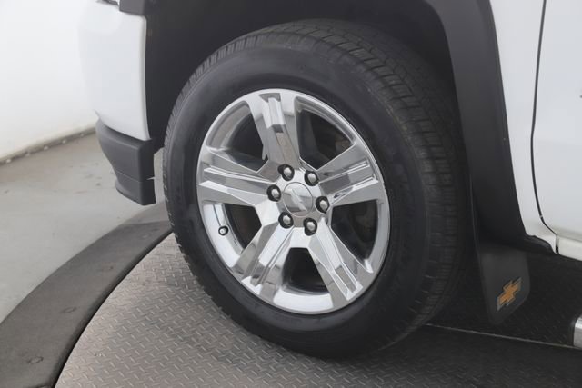 Used 2018 Chevrolet Silverado 1500 Custom w/ Custom Convenience Package AWD/4WD image 13
