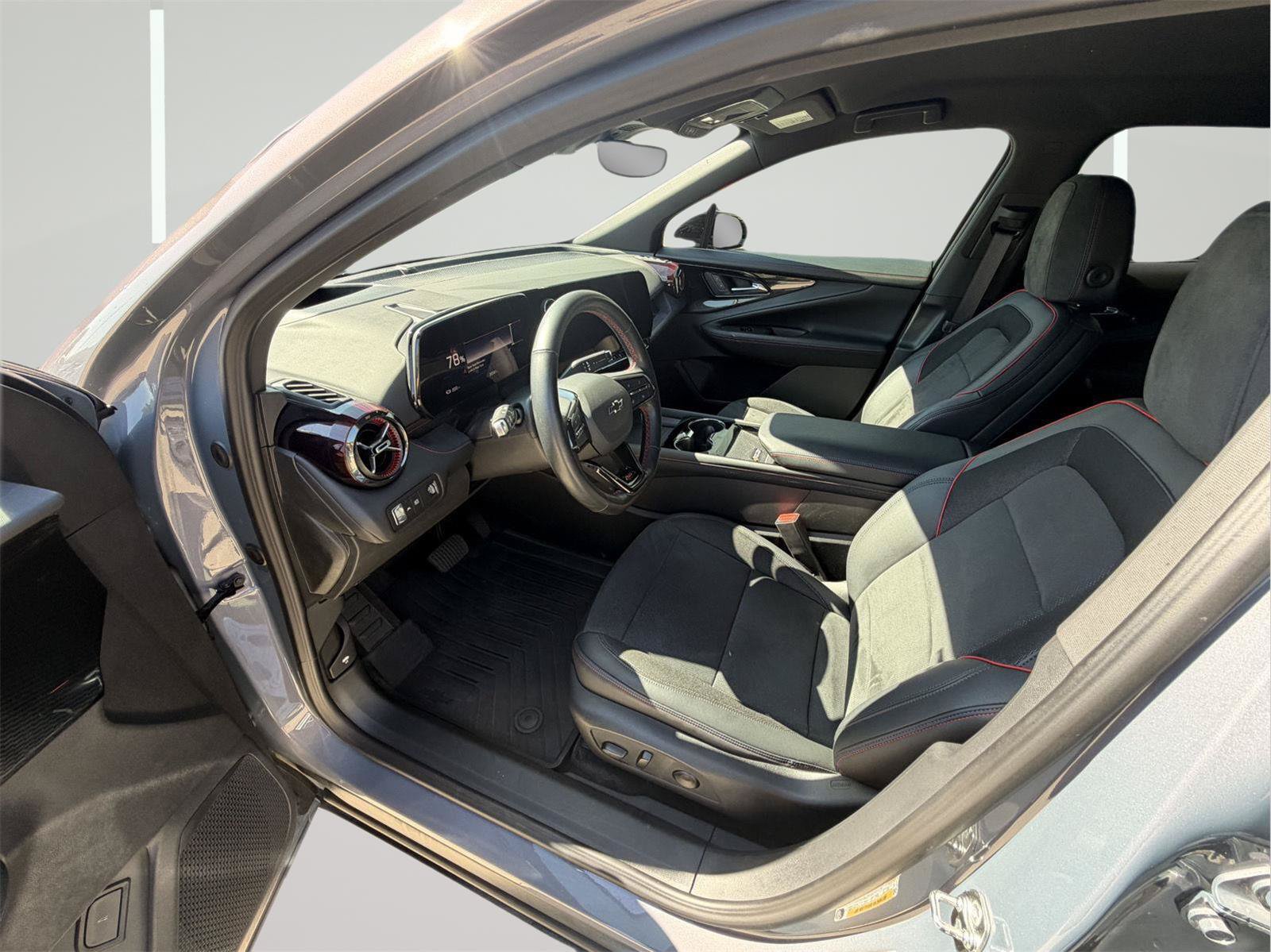 Used 2024 Chevrolet Blazer EV RS AWD/4WD image 19