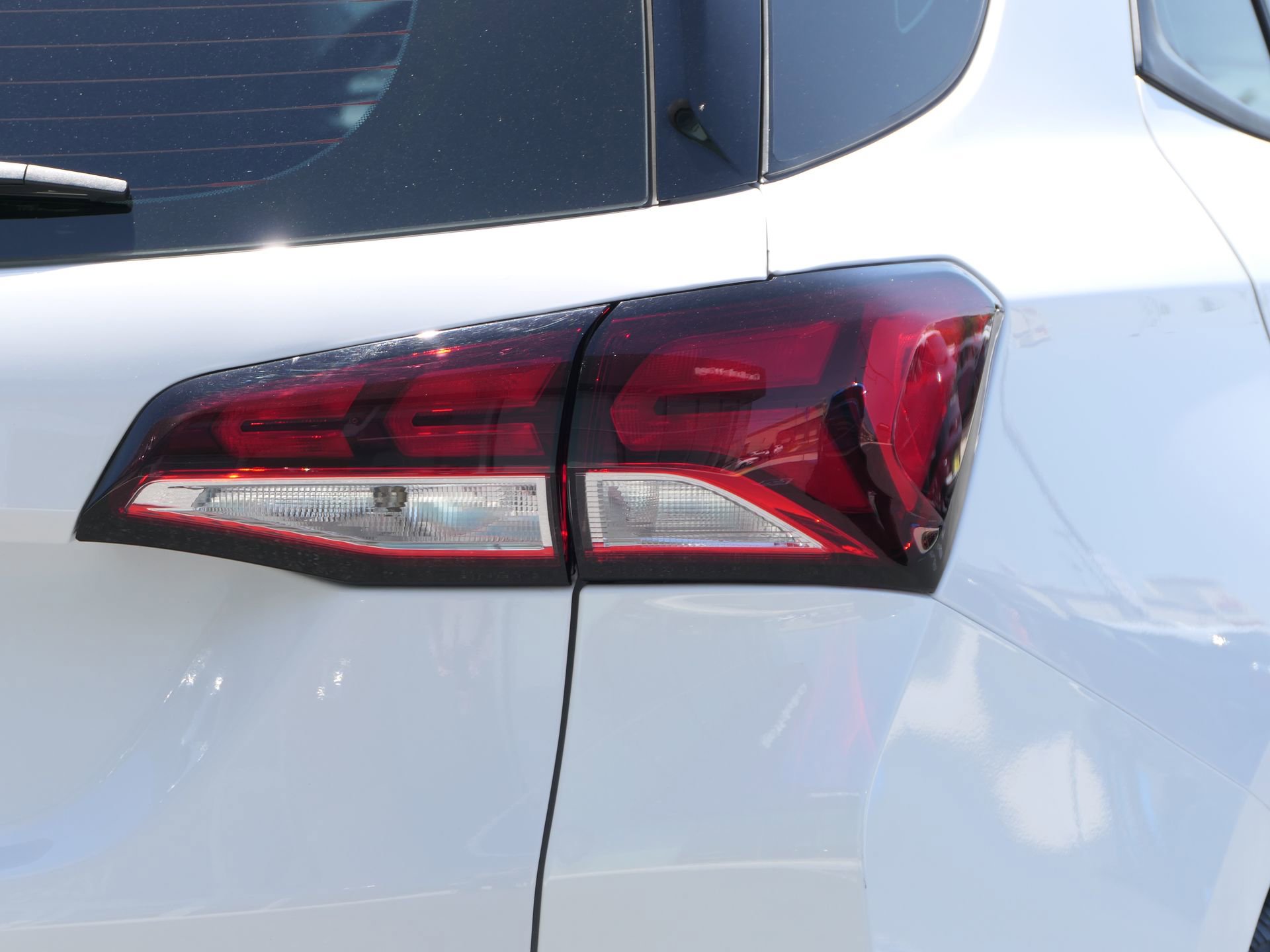Used 2023 Chevrolet Equinox LS FWD image 4