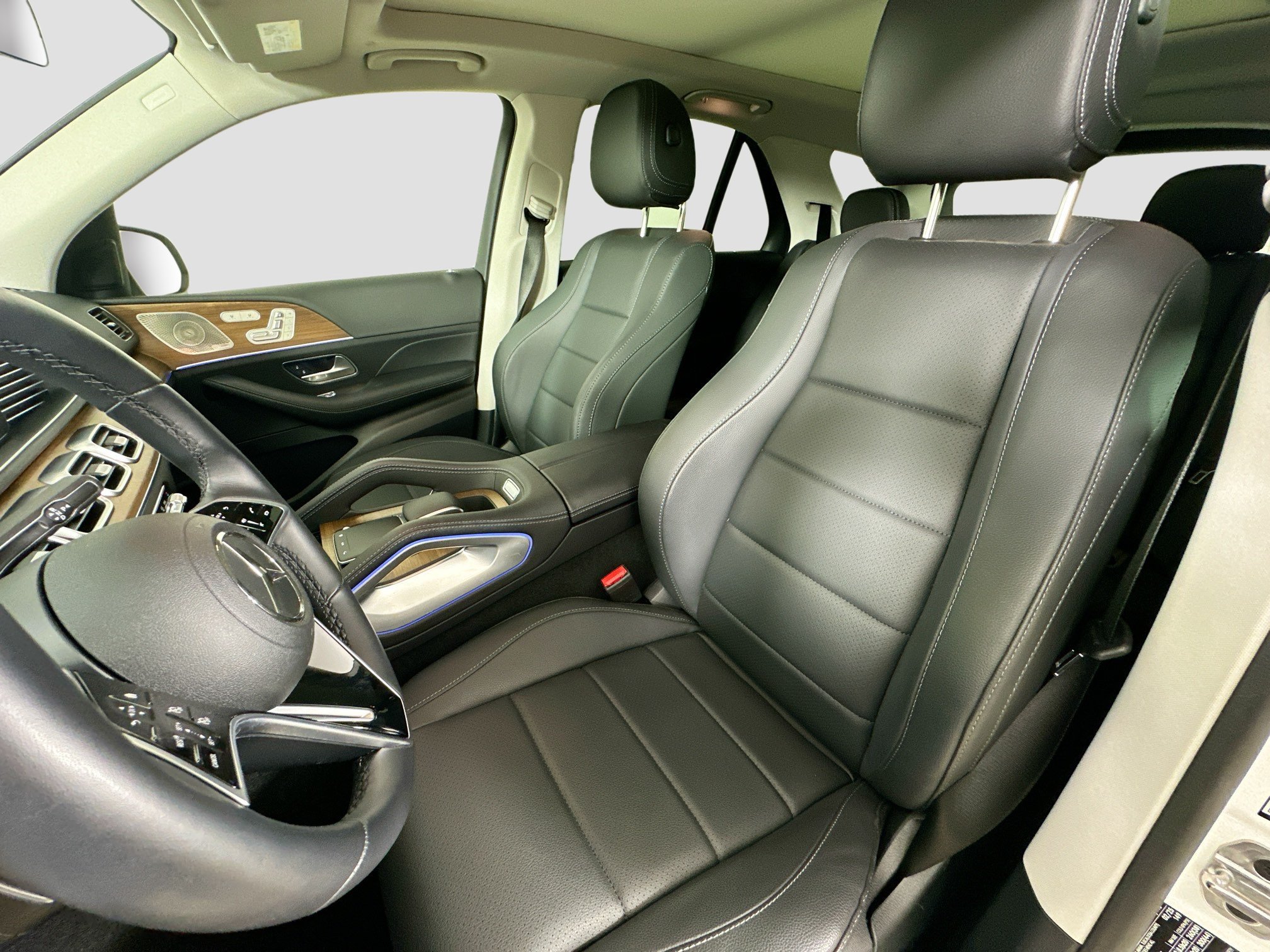 Certified 2025 Mercedes-Benz GLE 350 4MATIC w/ Winter Package image 27
