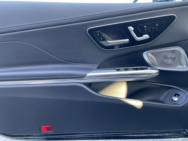 Used 2024 Mercedes-Benz CLE 450 4MATIC Cabriolet image 9