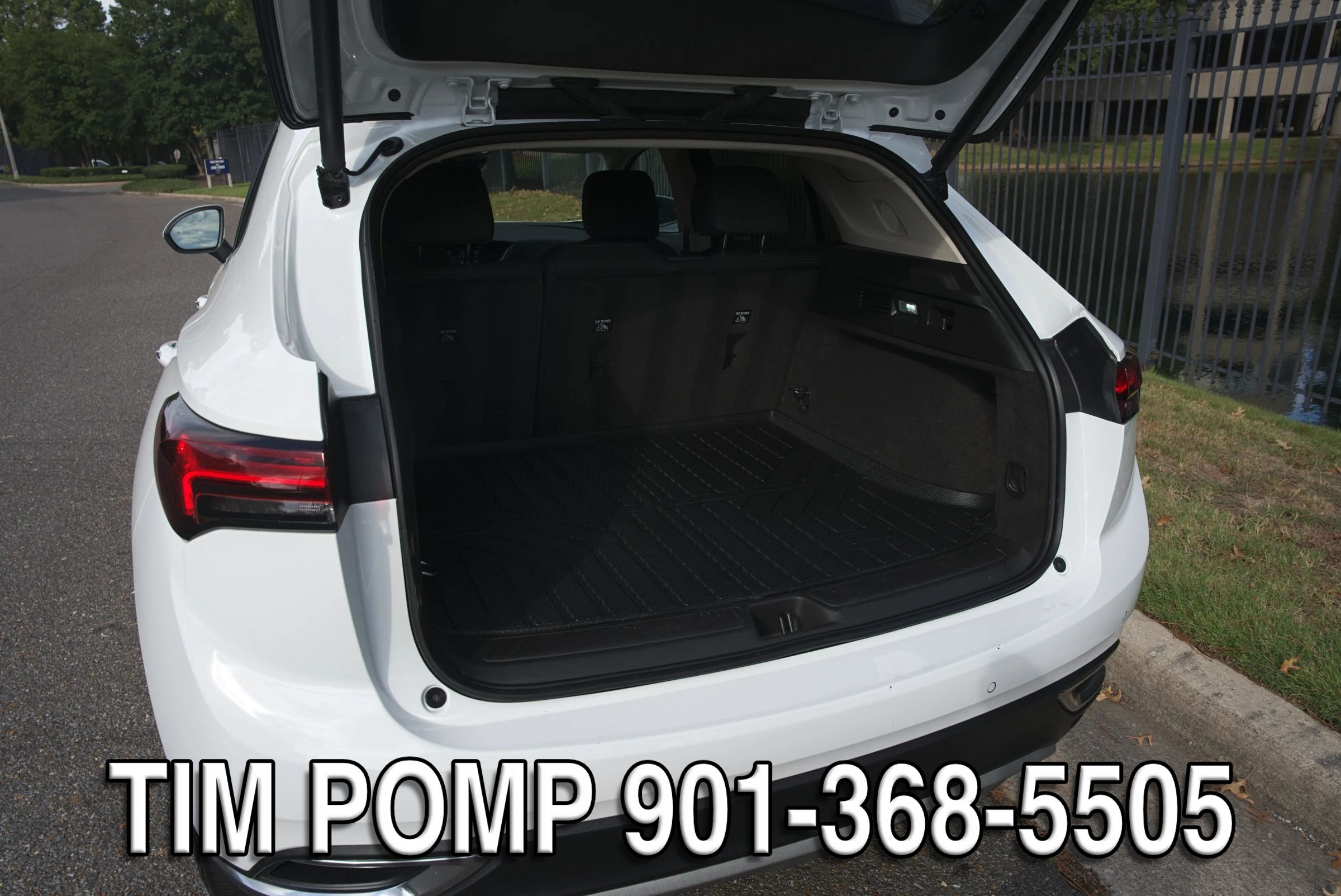 Used 2023 Buick Envision Essence FWD image 14