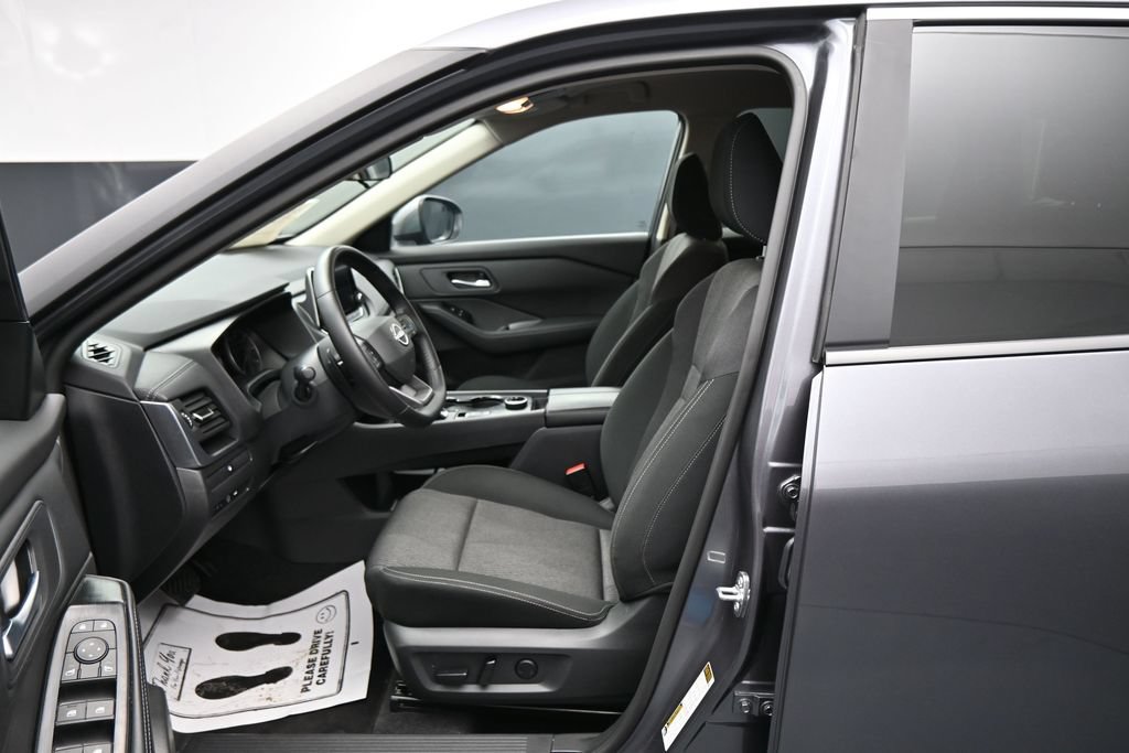 Used 2026 Nissan Rogue SV AWD/4WD image 9