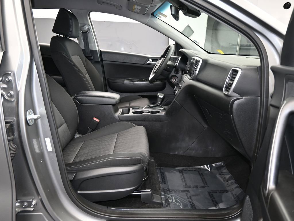Used 2020 Kia Sportage LX image 40
