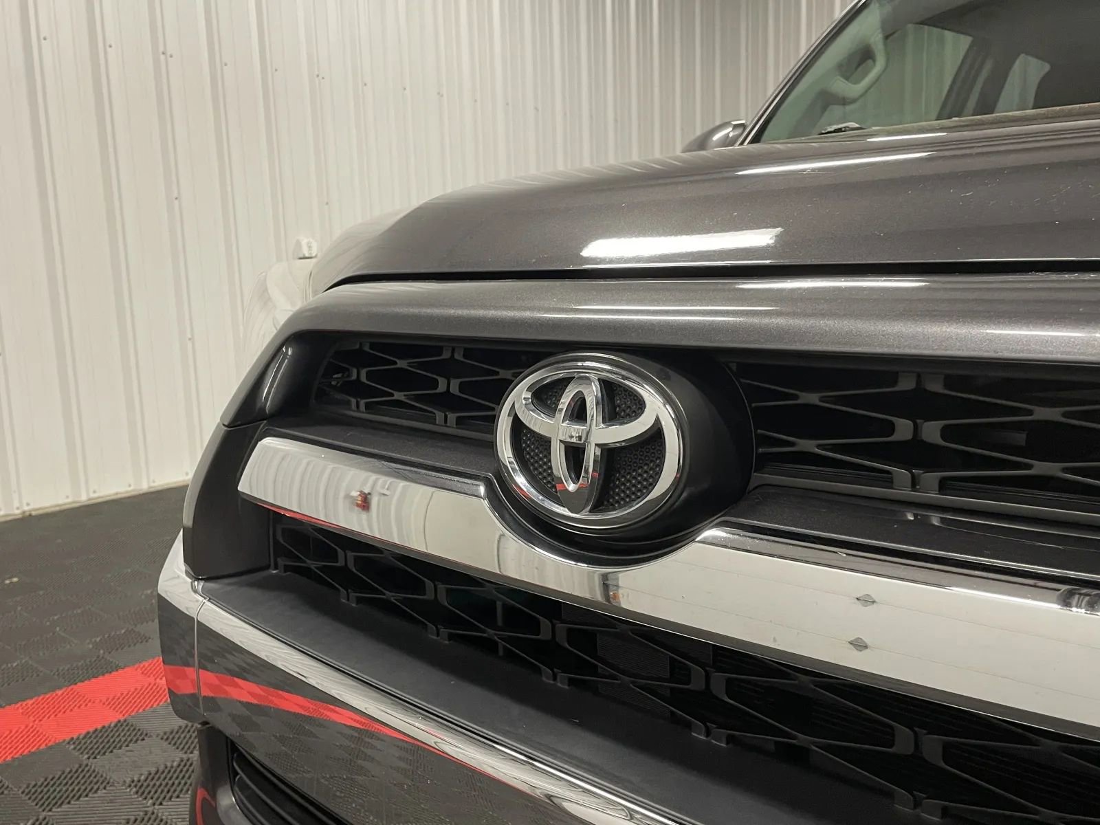 Used 2019 Toyota 4Runner Limited image 8