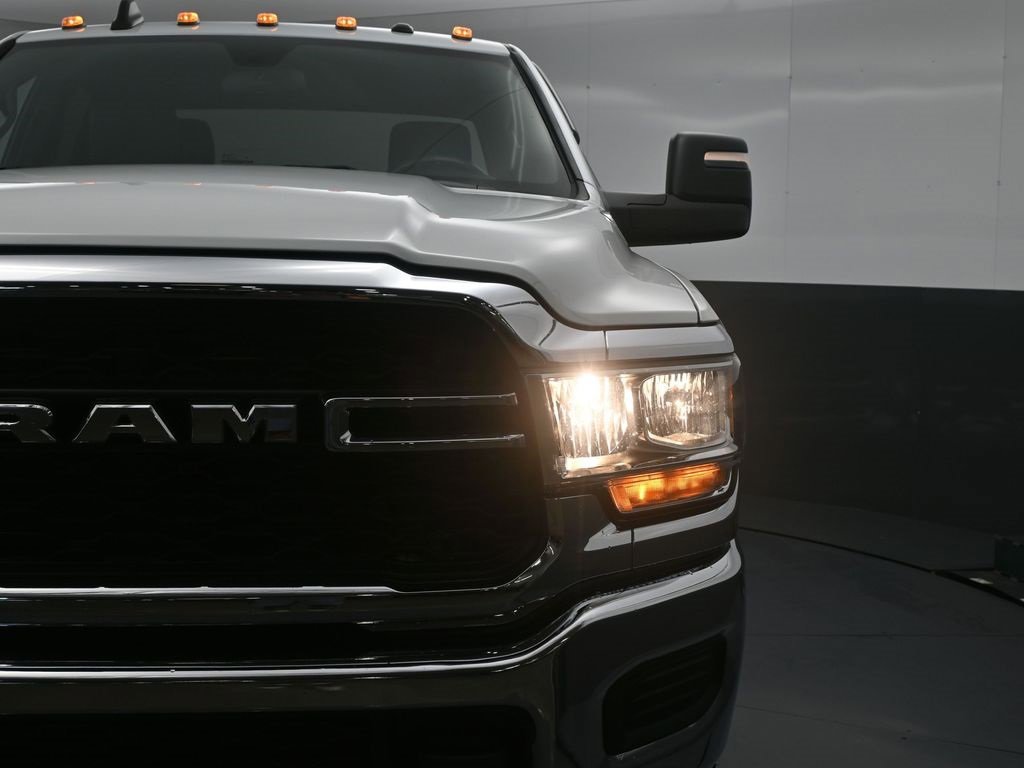 Used 2024 RAM 3500 Tradesman w/ Chrome Appearance Group image 16