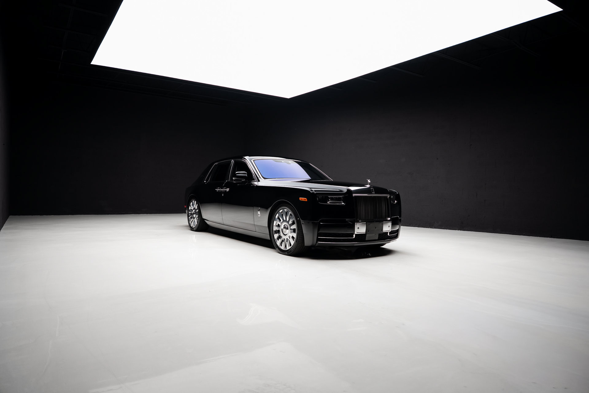Used 2023 Rolls-Royce Phantom Sedan w/ The Phantom Package RWD image 87