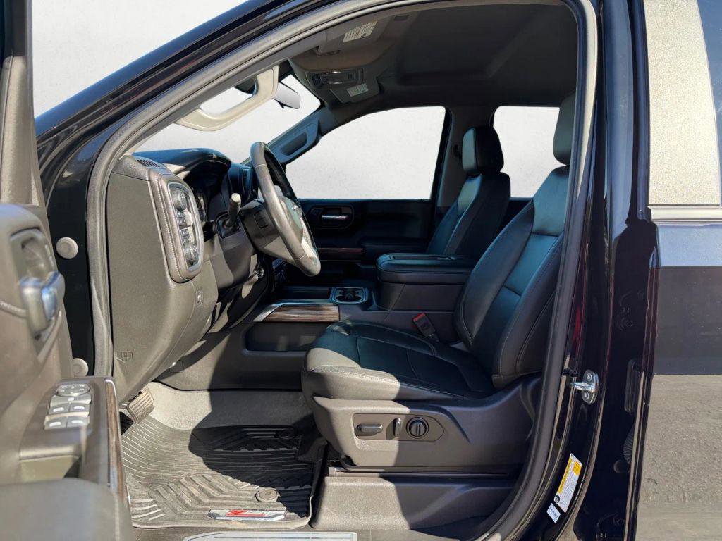 Used 2020 Chevrolet Silverado 1500 LT Trail Boss w/ Midnight Edition image 12