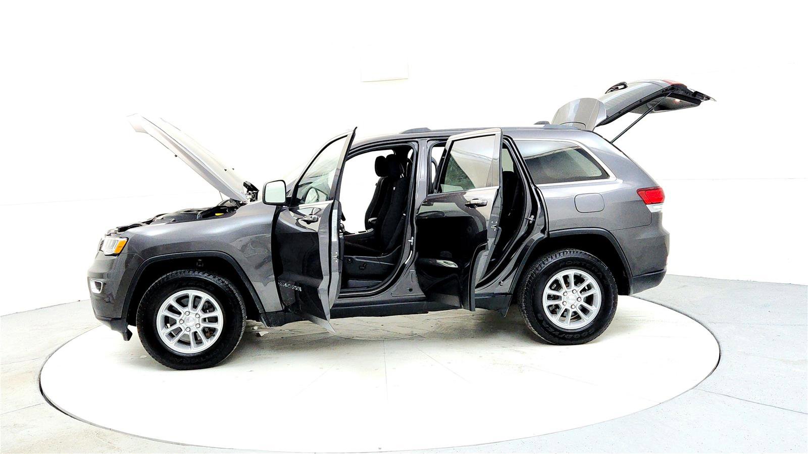 Used 2020 Jeep Grand Cherokee Laredo image 10