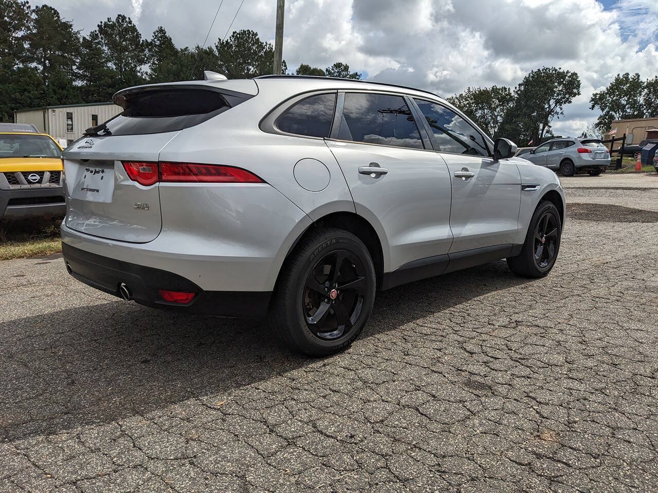 Used 2017 Jaguar F-PACE Premium AWD/4WD image 5