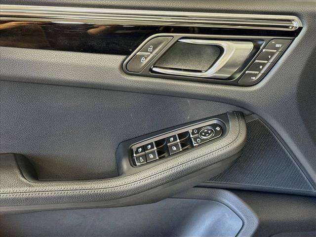Certified 2026 Porsche Macan Turbo AWD/4WD image 11