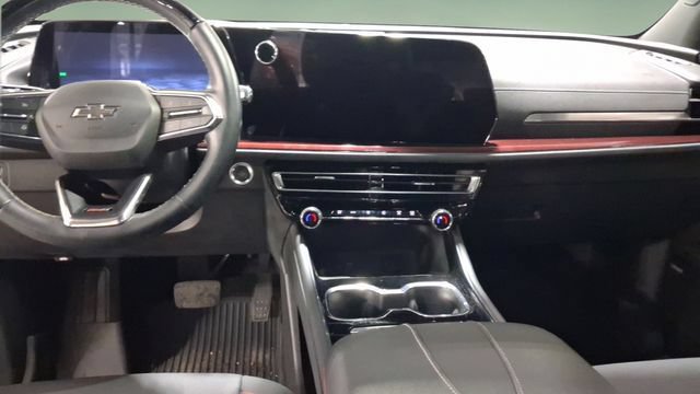 Used 2024 Chevrolet Traverse Z71 w/ Enhanced Driving Package AWD/4WD image 11