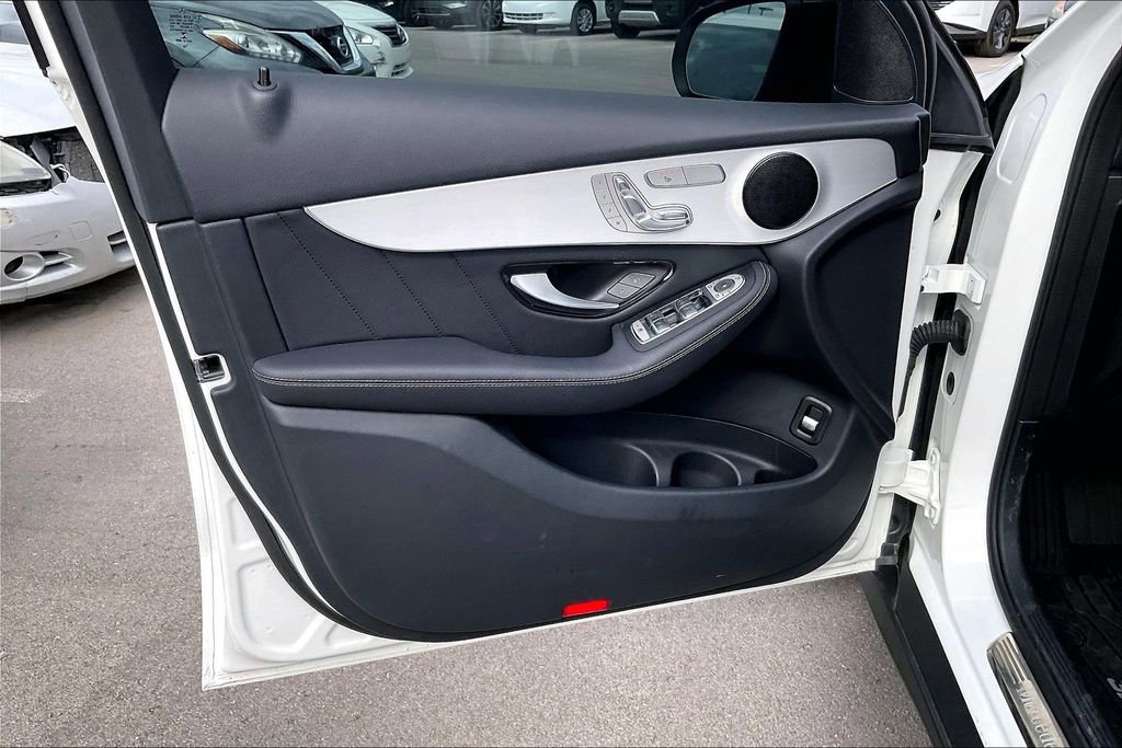 Used 2022 Mercedes-Benz GLC 300 image 24