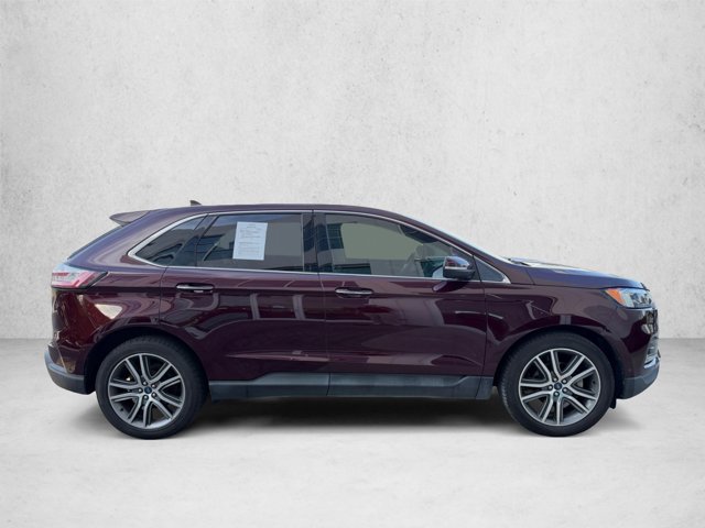 Used 2019 Ford Edge Titanium w/ Equipment Group 301A FWD image 4