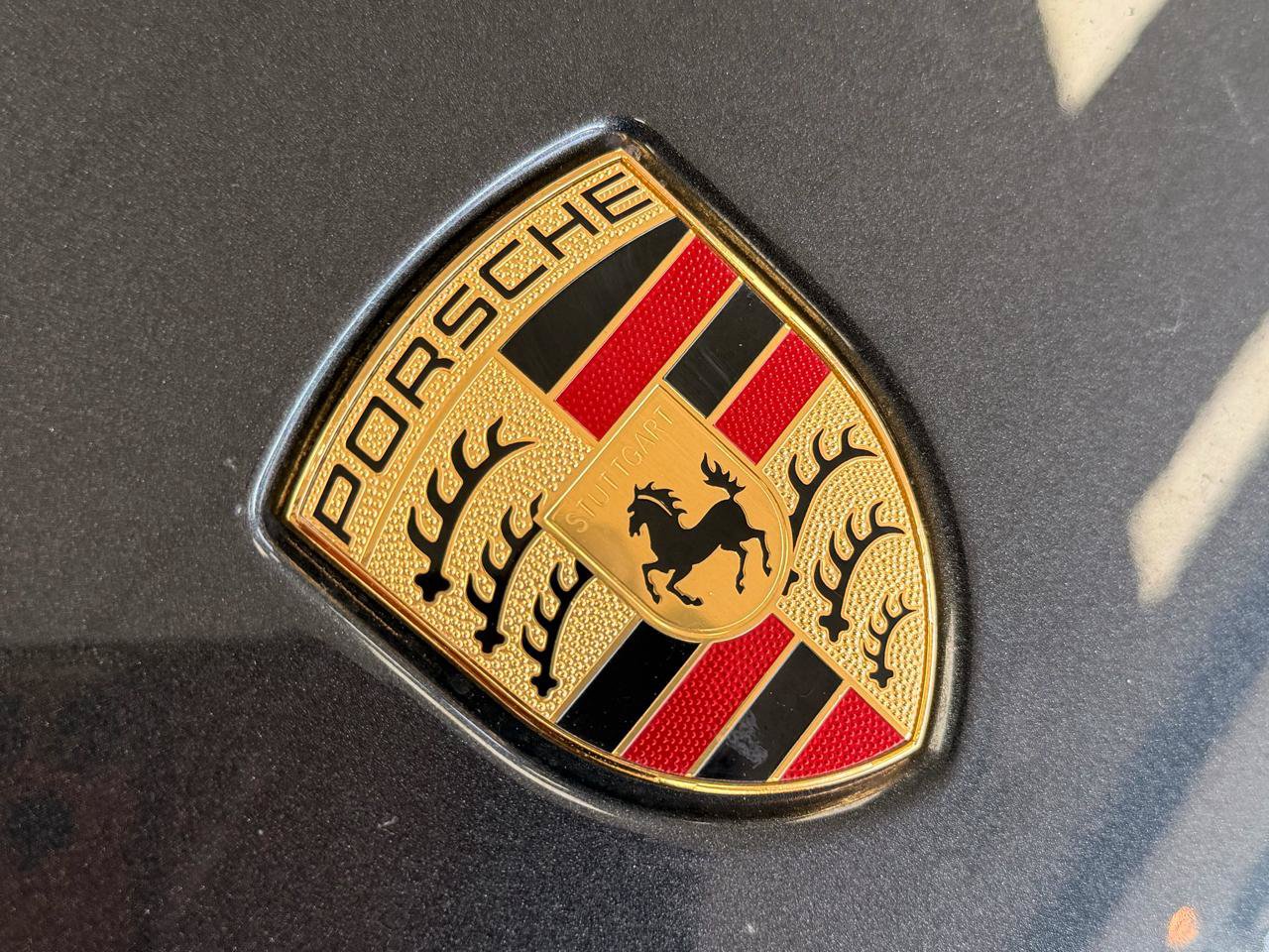 Used 2018 Porsche Macan AWD/4WD image 37
