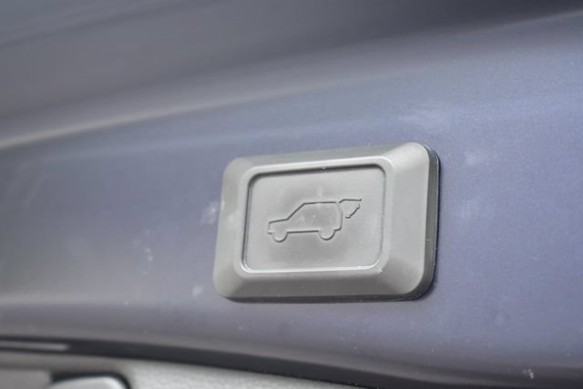 Used 2019 Toyota RAV4 XSE w/ XSE Weather Package AWD/4WD image 18