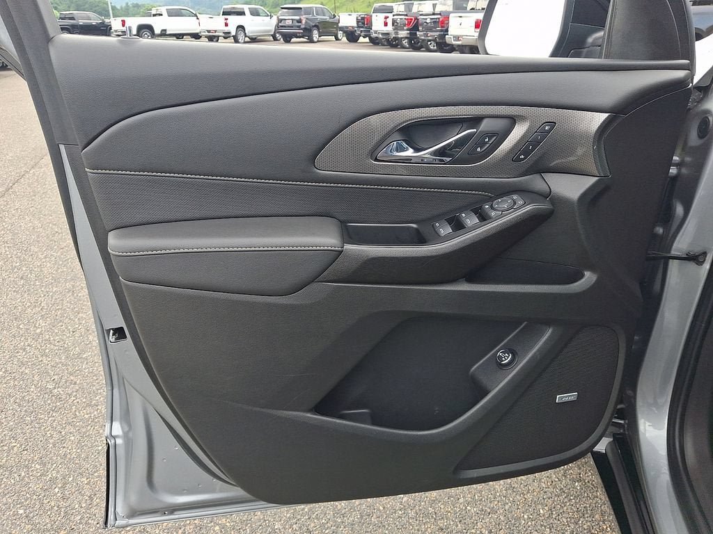 Used 2023 Chevrolet Traverse Premier w/ Redline Edition AWD/4WD image 12