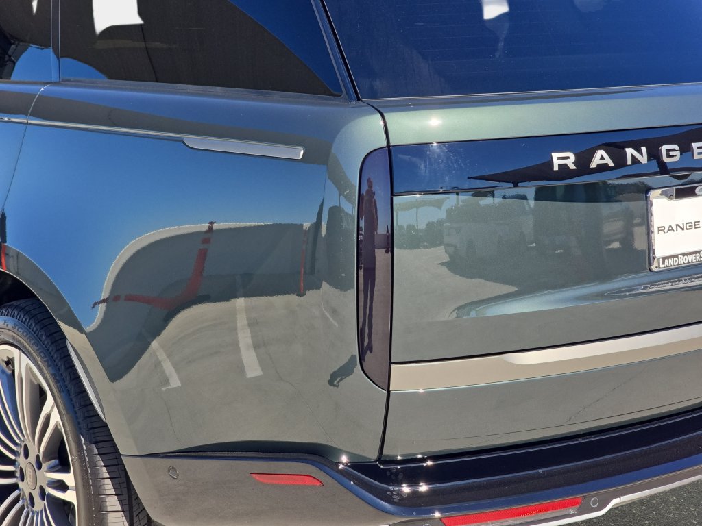 New 2027 Land Rover Range Rover Long Wheelbase SE AWD/4WD image 36