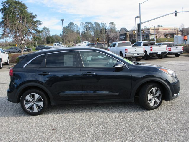 Used 2019 Kia Niro EX image 3