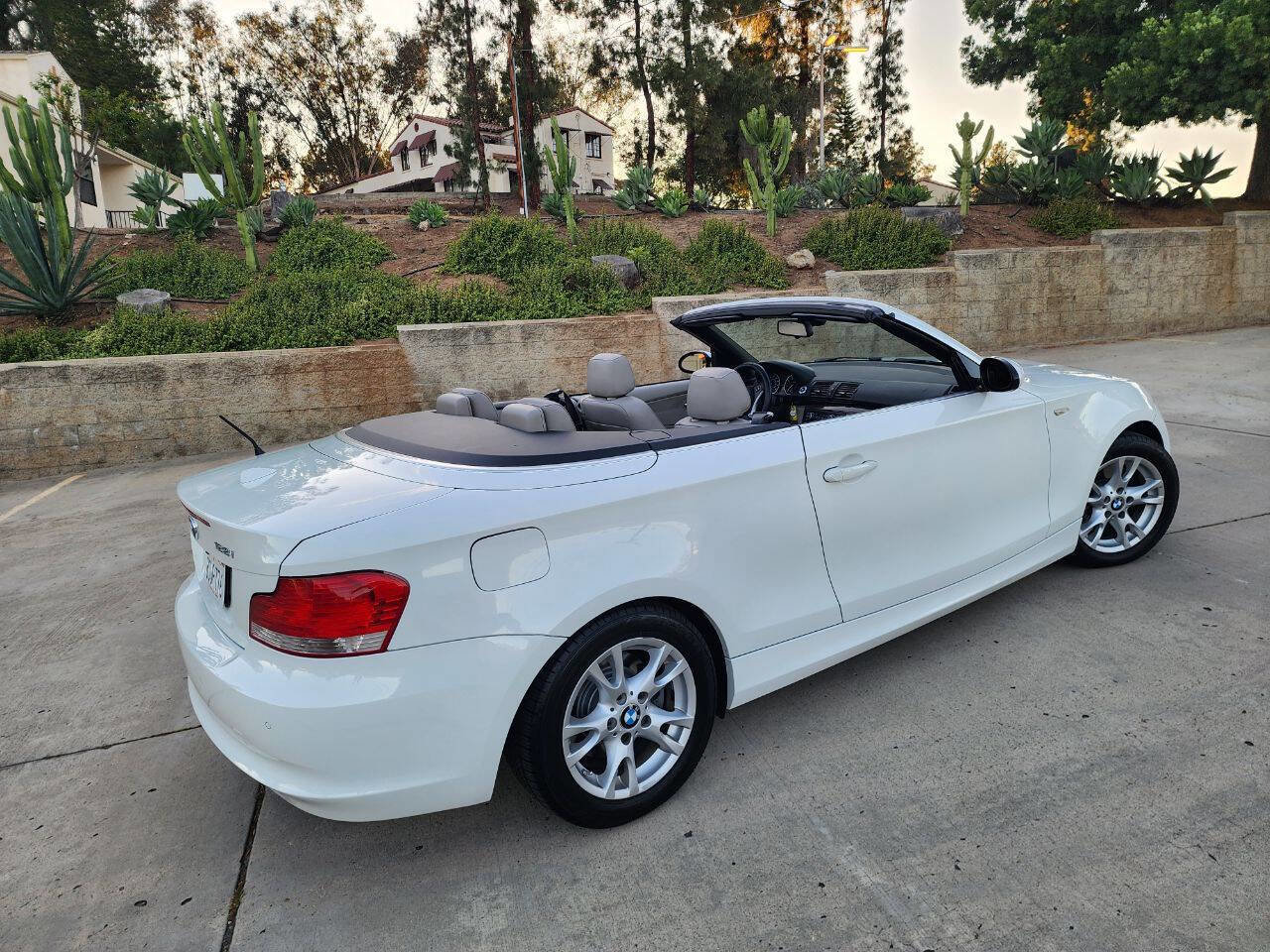 Used 2008 BMW 128i Convertible image 22