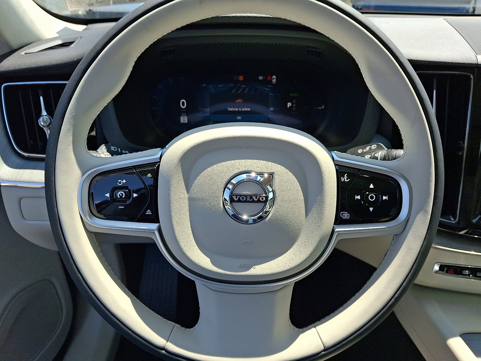 Used 2025 Volvo XC60 T8 Plus w/ Protection Package Premier image 12