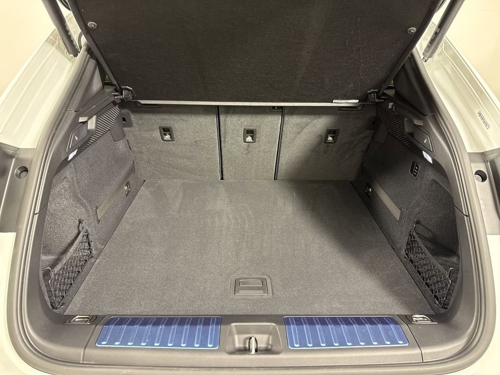 Certified 2025 Porsche Macan 4 Electric image 21
