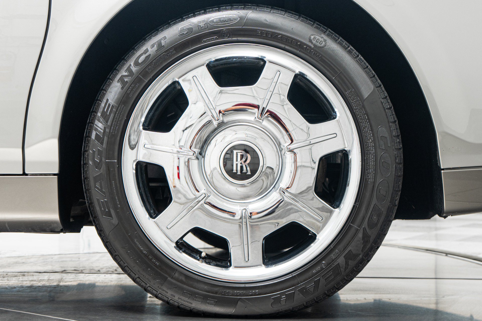Used 2007 Rolls-Royce Phantom Sedan RWD image 11