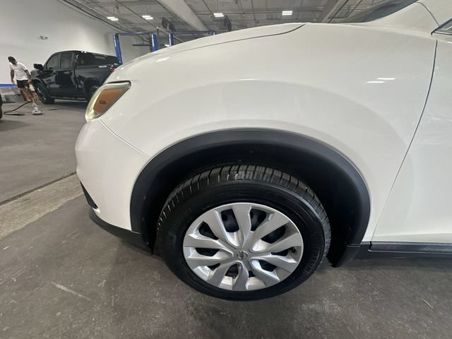 Used 2015 Nissan Rogue S AWD/4WD image 23