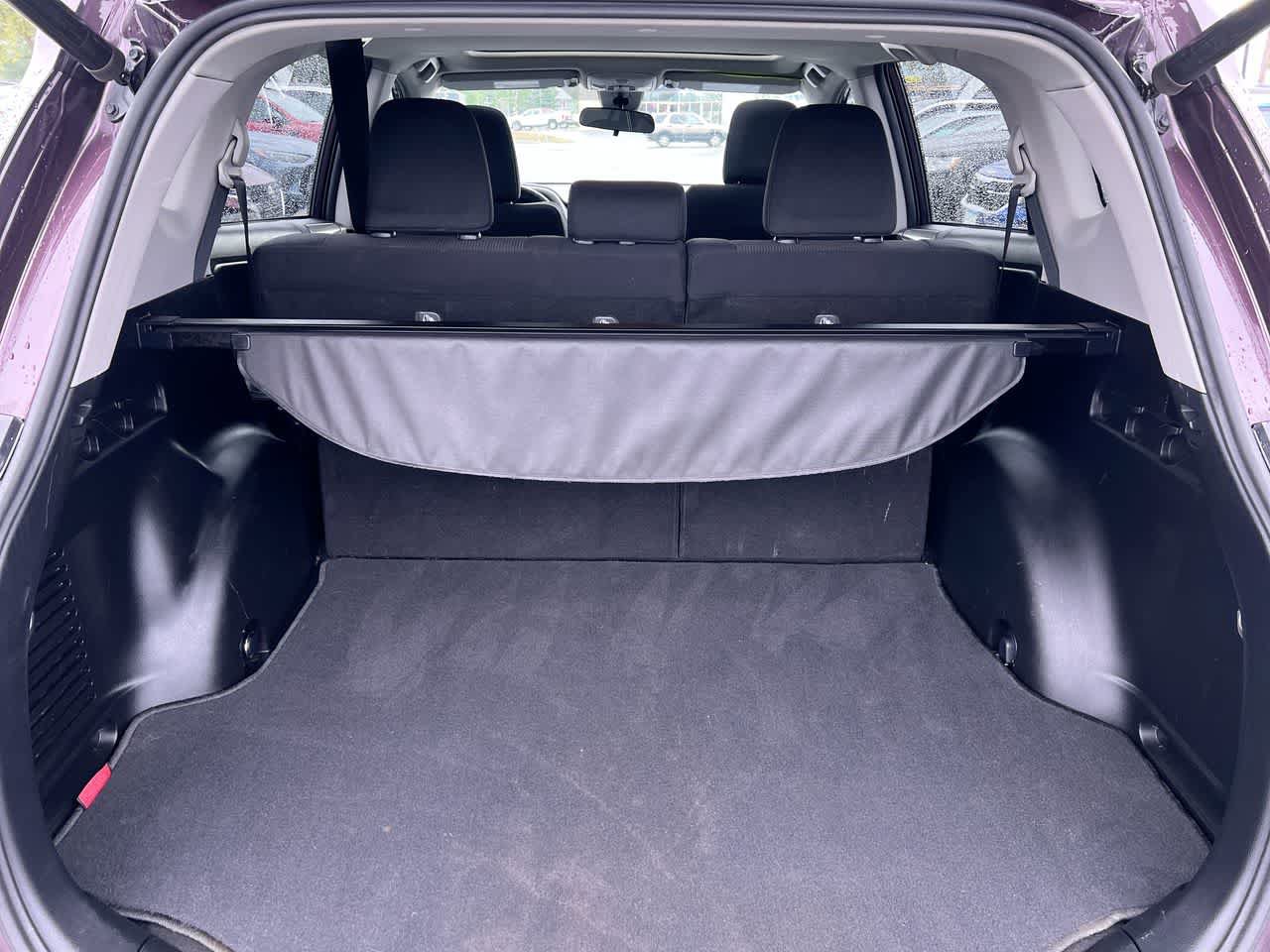 Used 2018 Toyota RAV4 XLE FWD image 24