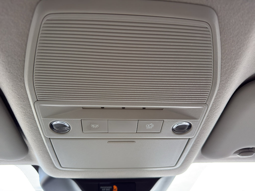 Certified 2025 Nissan Kicks SR AWD/4WD image 23