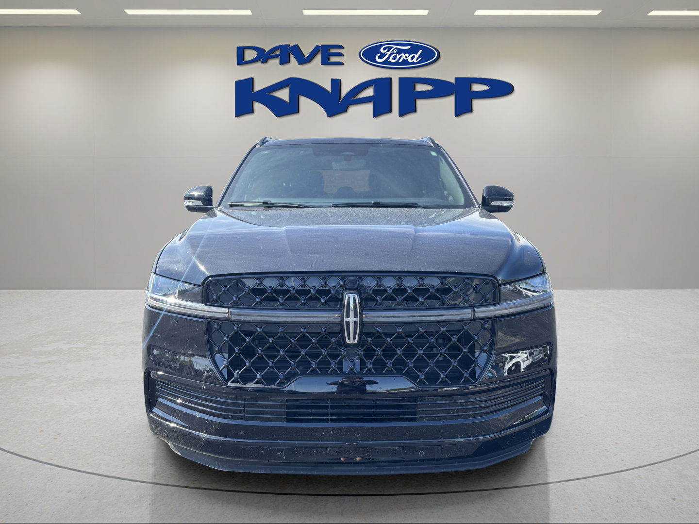 New 2025 Lincoln Navigator Reserve w/ Jet Appearance Package AWD/4WD image 2