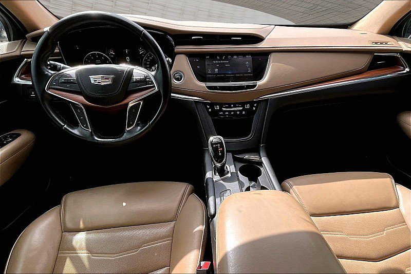 Used 2019 Cadillac XT5 Platinum AWD/4WD image 13