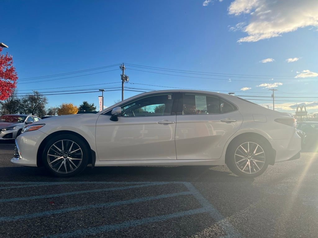 Used 2024 Toyota Camry XLE w/ Cold Weather Package image 5